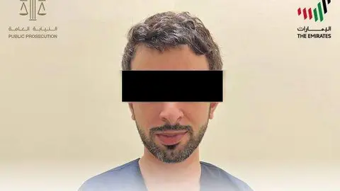 La agencia de noticias WAM difundió esta imagen del director detenido.