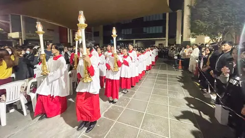 Los oficios de Navidad están resultando esta Navidad multitudinario en la Catedral de San José en Abu Dhabi. (Facebook St.Joseph's Cathedral Abu Dhabi AUH)