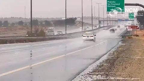 Imagen del NCM que muestra lluvias sobre Emiratos Árabes.