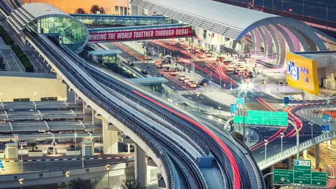 Acceso al aeropuerto Dubai International (DXB).