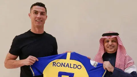 Cristiano Ronaldo junto al presidente saudí del equipo Al Nassar. (Instagram)