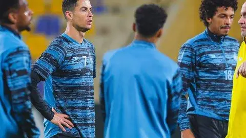 Cristiano Ronaldo entrena con su nuevo club en Arabia Saudita. (Twitter)