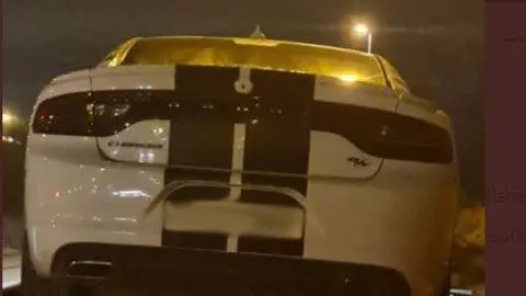 Uno de los coches confiscados. (Dubai Police)