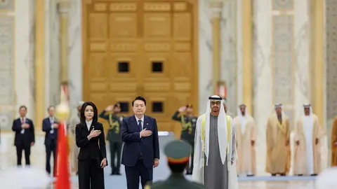 El jeque Mohamed y el presidente de Corea del Sur en  Qasr Al Watan de Abu Dhabi. (WAM)