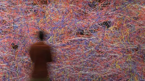 Una imagen de una obra de Daniel Canogar.