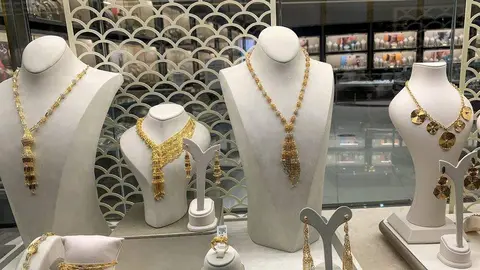 Una imagen de joyas de oro en una tienda en Dubai. (EL CORREO)