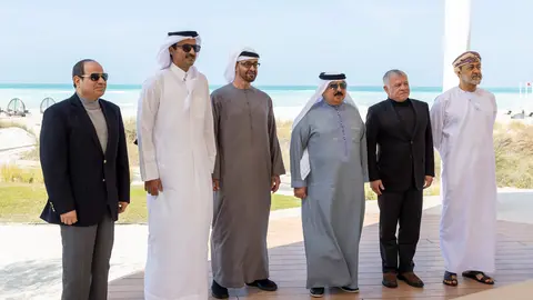 Los jefes de Estado presentes en la cumbre de Abu Dhabi. (WAM)