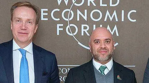El presidente del Foro económico Mundial, Borge Brende -izquierda-, y el emiratí Majid Hassan Mohamed H. Al Suwaidi, director de la Cop28. (Instagram)