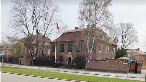 El incidente se produjo en las inmediaciones de la Embajada de Turquía en Estocolmo. (Fayziyeva Rano / Google Maps)