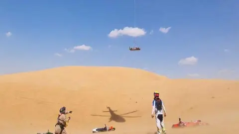 Un momento del rescate por vía aérea. (Instagram)