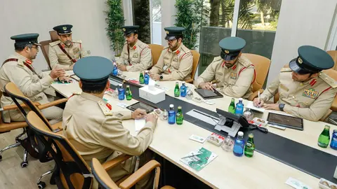 Policías de Dubai. (Twitter)