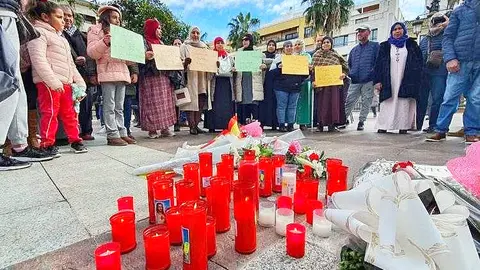 Mujeres musulmanas muestran su solidaridad con las víctimas del atentado de Algeciras (Foto: fuente externa)