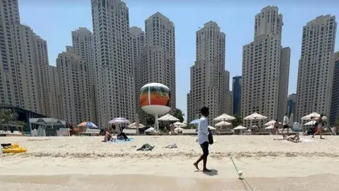 La playa de JBR en Dubai Marina. (EL CORREO)