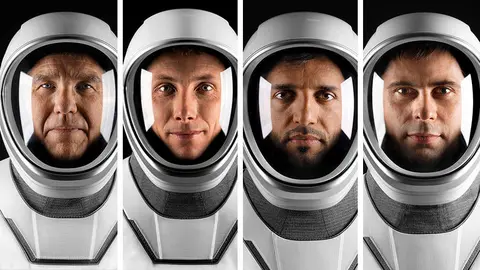 De izquierda a derecha, el comandante de SpaceX Crew-6 Stephen Bowen, el piloto Warren "Woody" Hoburg y los especialistas de misión Sultan Alneyadi y Andrey Fedyaev. (SpaceX)