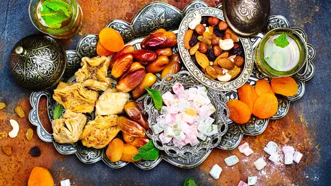 El Gran Iftar buffet de Occidental Al Jaddaf permitirá disfrutar en Dubai de maravillas árabes y delicias de la Península Arábiga así como saborear platos de cocinas internacionales. (happy_lark)