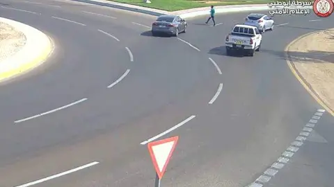Una captura de pantalla del vídeo difundido por la Policía de Abu Dhabi.