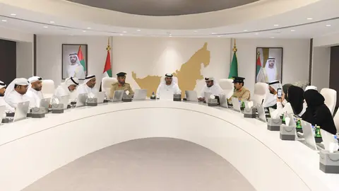 Una imagen de una rueda de prensa de la Policía de Dubai. (Twitter)