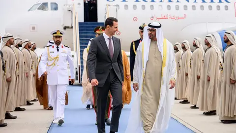 El presidente sirio y el de Emiratos en marzo de 2023 en Abu Dhabi. (WAM)