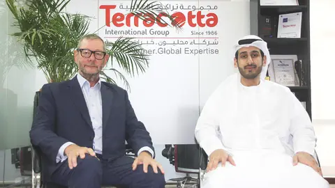 Philippe Thirion y Amaar Al Dhubaei, en la sede Terracotta en Abu Dhabi. (EL CORREO)