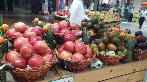 Fruta peruana en un supermercado de EAU. (EL CORREO)
