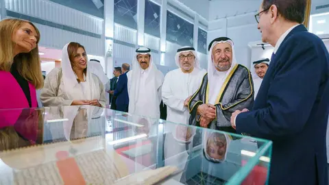 Un momento de la inauguración de la exposición de manuscritos españoles. (WAM)