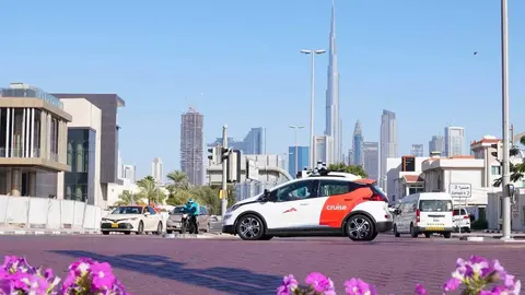 Un coche sin conductor en el centro de Dubai. (WAM)