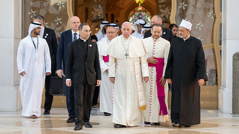 El Papa y el Gran Imán de Al Azhar, en la Gran Mezquita del jeque Zayed en Abu Dhabi. (WAM)
