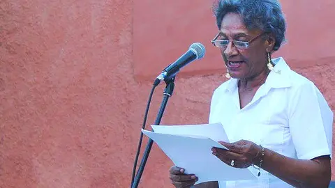 La directora del Centro Cultural Africano Fernando Ortiz, Zoe Cremé Ramos, durante su intervención. (Sergio Martínez Martínez)