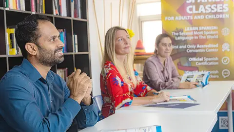 Curso de español para adultos. (EL CORREO)