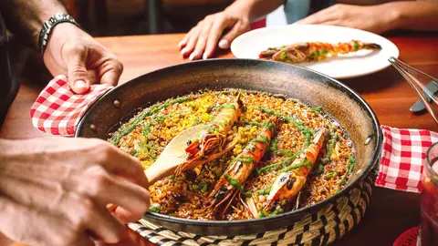 Lola ofrece por Sant Jordi paellas para todos los gustros. (Cedida)