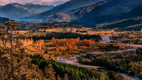 Impresionante imagen del río Chubut en Argentina. (Twitter)