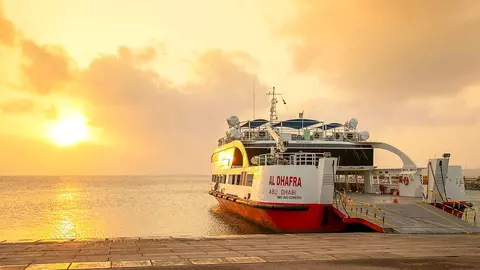 Ferry Al Dhafra (1)