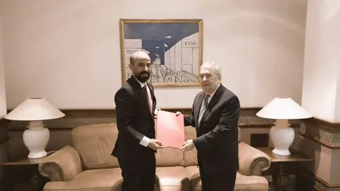 El embajador de Emiratos junto al director de la Secretaría Administrativa de Mercosur. (Twitter)