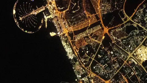 La imagen compartida por el astronauta de Emiratos. (Twitter)