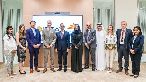 Responsables de IFZA Dubai y de Mashreq, tras la firma del acuerdo. (Cedida)