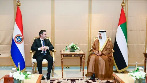 Representantes de los parlamentos de EAU y Paraguay. (WAM)