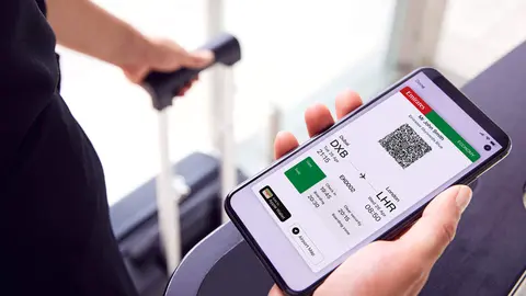 Tarjetas de embarque de Emirates. (Twitter)