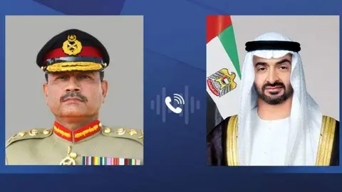 El presidente de EAU y el jefe del ejército de Pakistán. (Fuente externa)