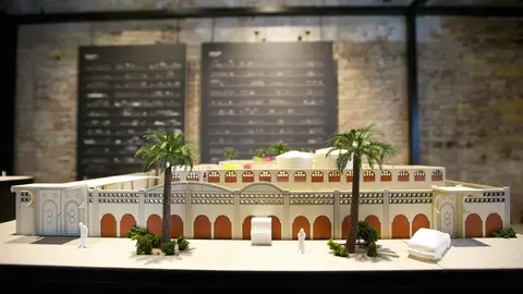 El pabellón está encargado por la Fundación Salama bint Hamdan Al Nahyan y cuenta con el patrocinio del Ministerio de Cultura y Juventud de EAU