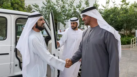 El presidente y el vicepresidente de EAU durante el encuentro de este martes. (WAM)