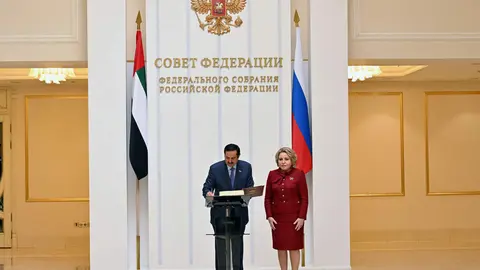 Los dos representantes del Parlamento de Emiratos Árabes y Rusia. (WAM)