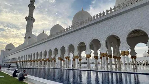 Una imagen de la Gran Mezquita de Abu Dhabi en abril de 2023. (EL CORREO)
