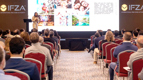 Perspectiva general del evento de IFZA en Argentina durante la intervención de Natalia Gómez. (IFZA)