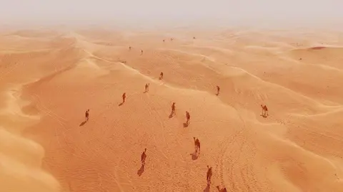 Impresionante imagen del desierto de Dubai. (Twitter)