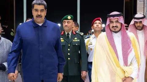 Nicola Maduro tras aterrizar en Jeddah. (SPA)