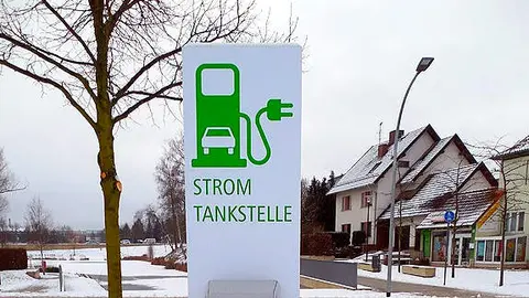 Los impactos ambientales y sociales negativos de algunas "soluciones sostenibles" como la llegada de los vehículos eléctricos han planteado un desafío a Europa. (pxhere.com)