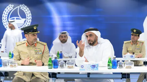 El jeque Saif junto al jefe de Policía de Dubai. (Twitter)