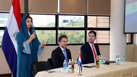 La ministra de Cooperación de EAU durante su visita a Paraguay. (Twitter)