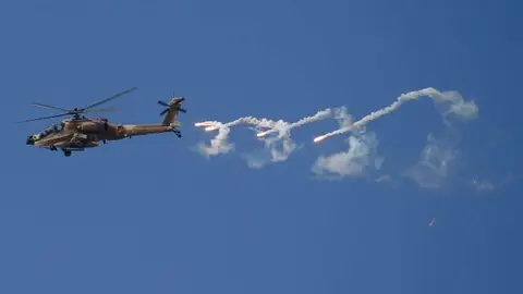 Ataque de helicópteros israelíes sobre Jenin. (Twitter)