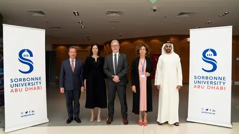 Representantes de la Universidad de La Sorbona Abu Dhabi. (WAM)